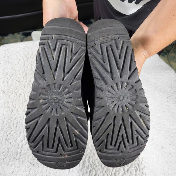 Ugg Classic Lace Short Boots Black womens bootie size 8 - Picture 5 of 6